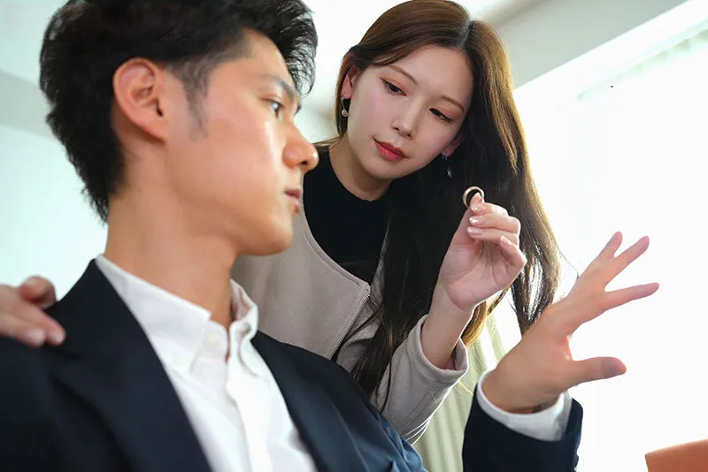 Bà xã đi đi chơi, chồng yêu ở nhà bị nhỏ em bà xã gạ quan hệ không trượt phát nào